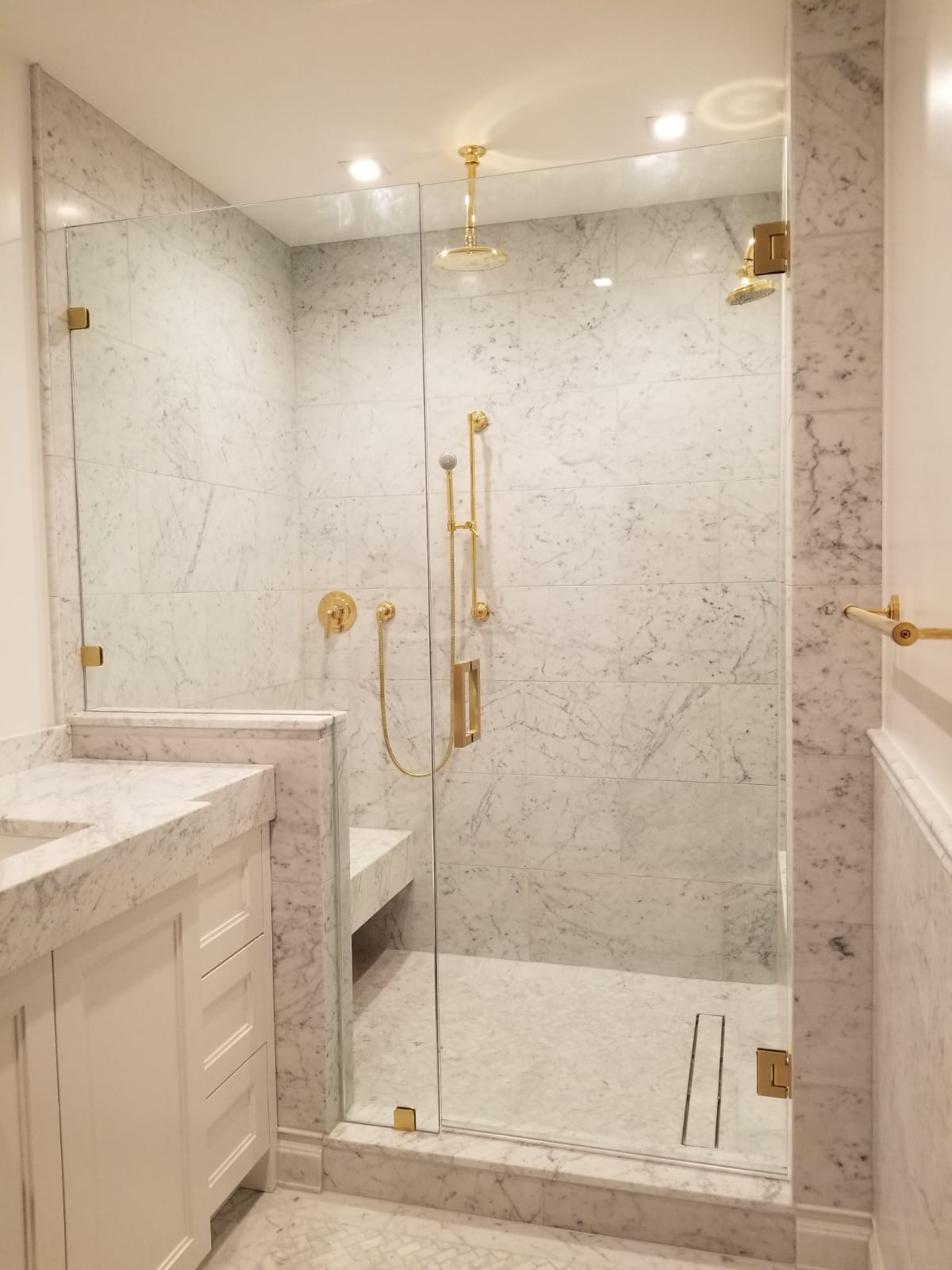 11 Styles of Shower Doors and Glass Options
